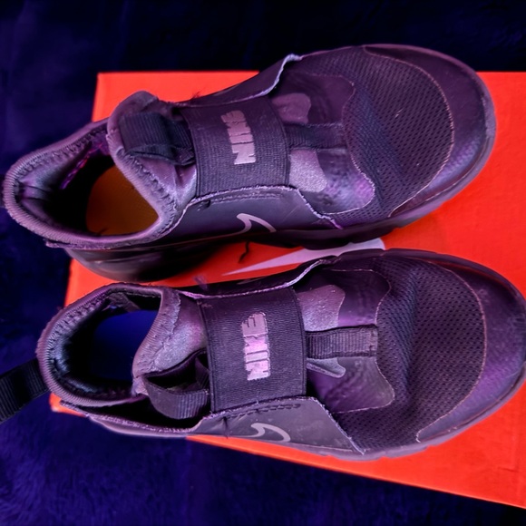 Nike slip on - Picture 2 of 2